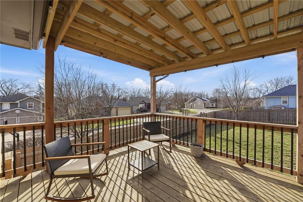 1201 Southcrest Drive — photo 32