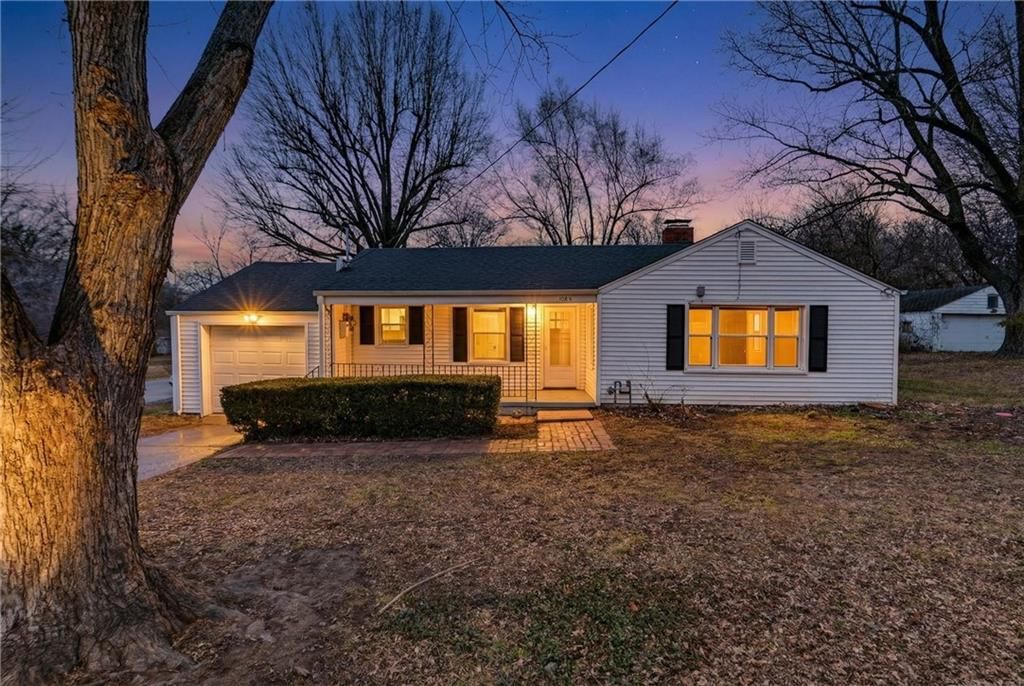 1204 E Salisbury Road, Independence, MO
