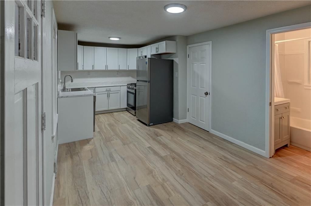 1204 E Salisbury Road — photo 6