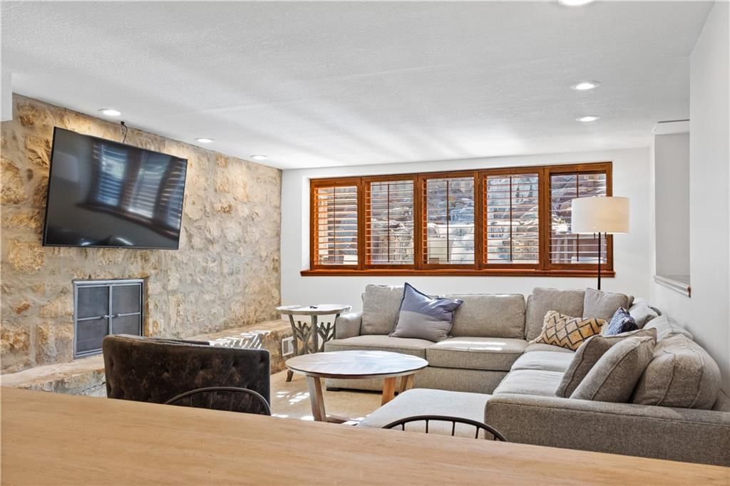 10240 Catalina N/A — photo 37