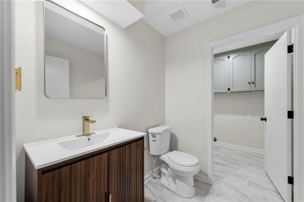 14417 S Locust Street — photo 11