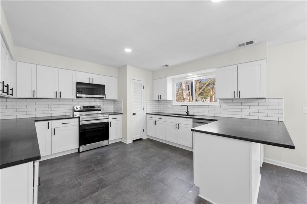 14417 S Locust Street — photo 32
