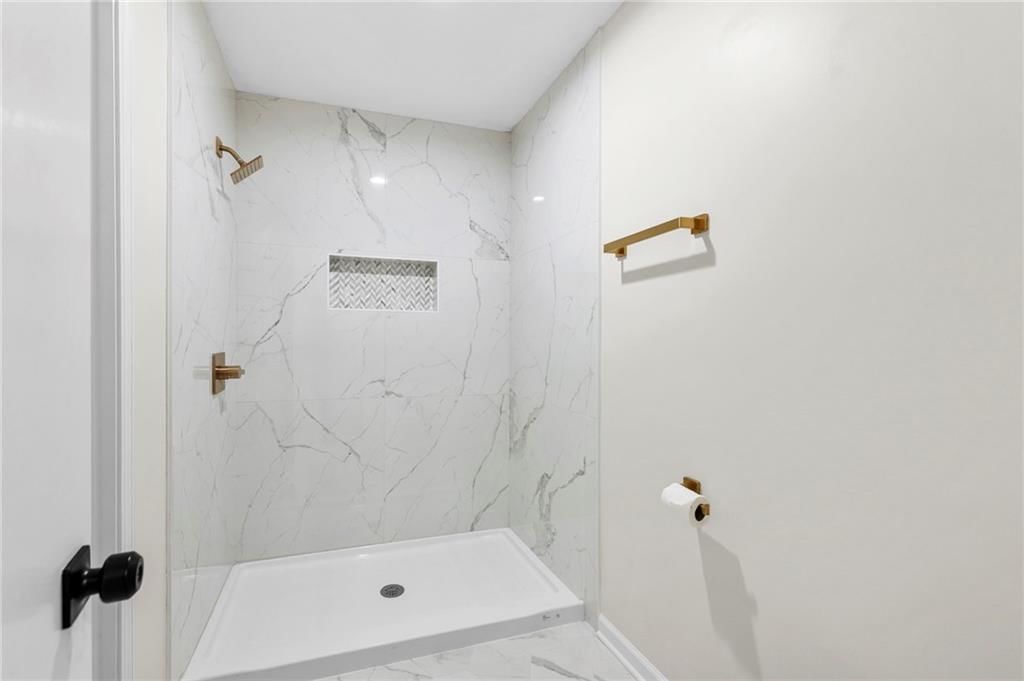 14417 S Locust Street — photo 39