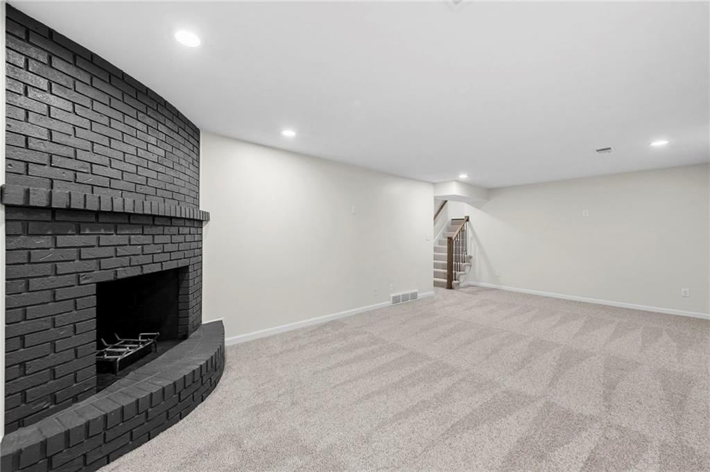 14417 S Locust Street — photo 54