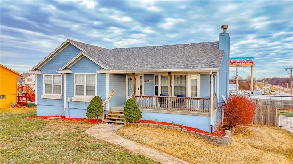 551 NW 1381st Road, Holden, MO