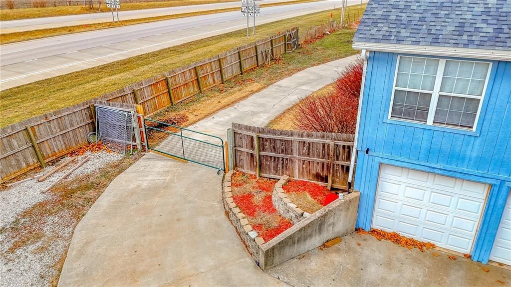 551 NW 1381st Road — photo 34