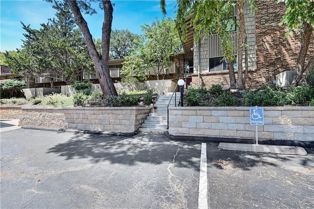 8718 METCALF Avenue — photo 3