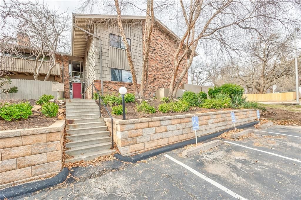 8718 METCALF Avenue — photo 4