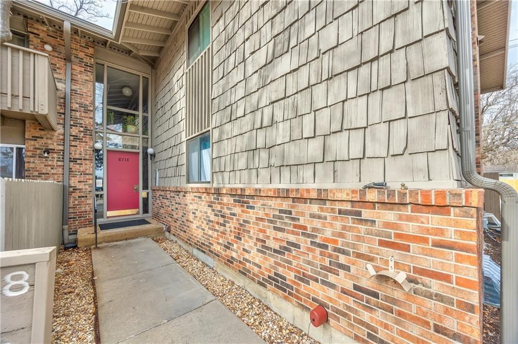 8718 METCALF Avenue — photo 5