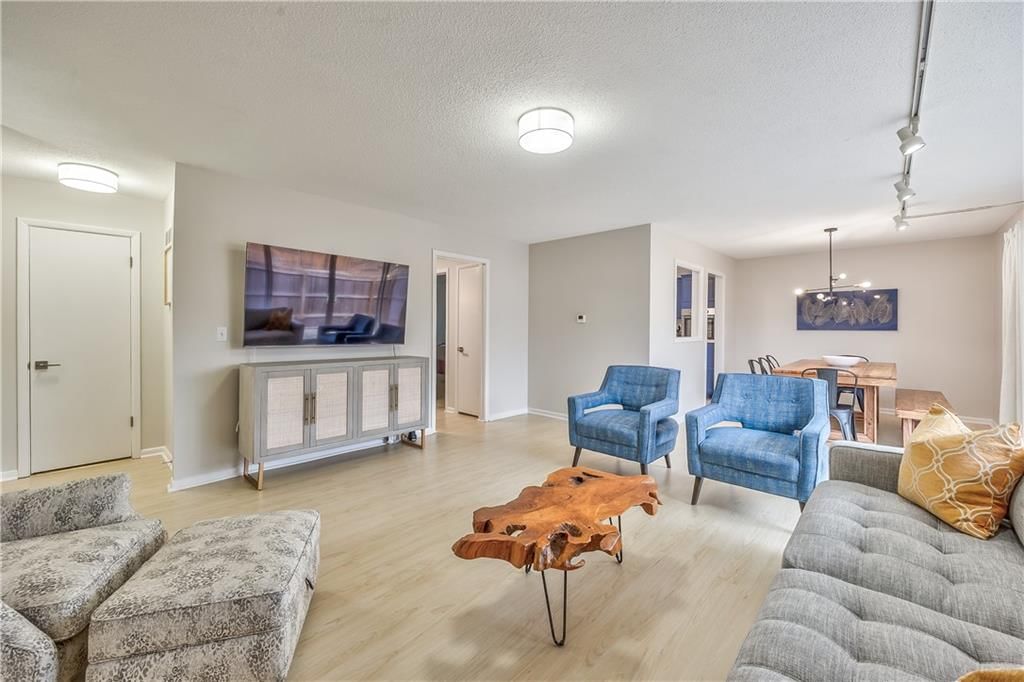 8718 METCALF Avenue — photo 10