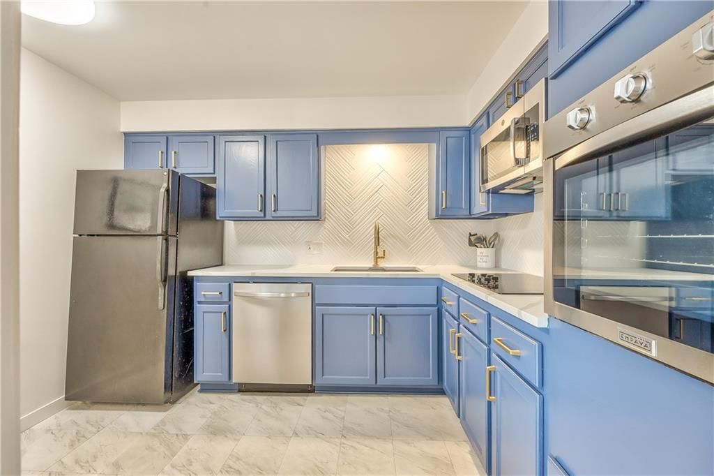 8718 METCALF Avenue — photo 17