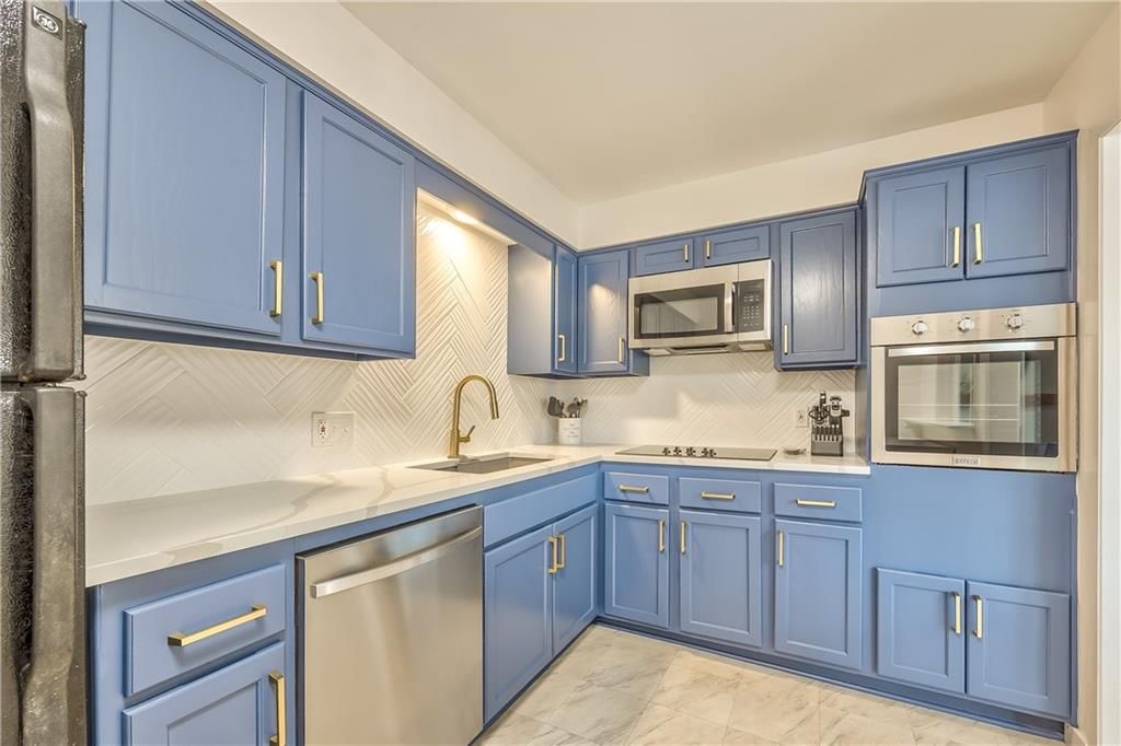 8718 METCALF Avenue — photo 18
