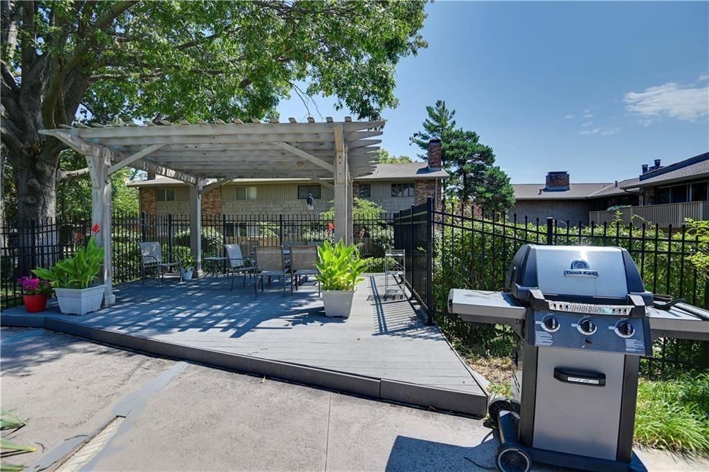 8718 METCALF Avenue — photo 36