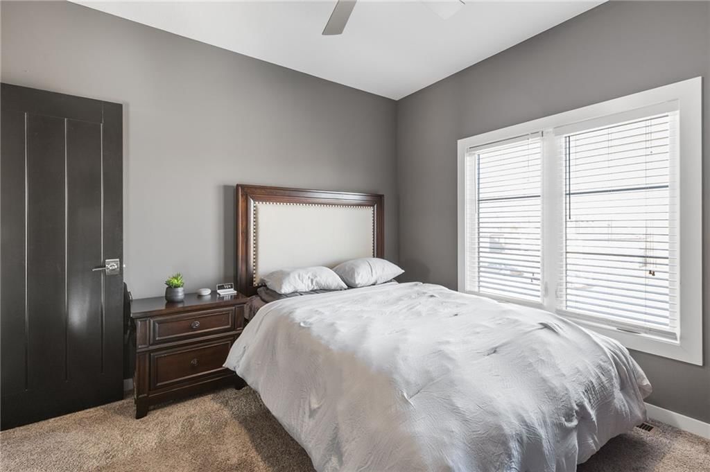 1202 Rich Boulevard — photo 38