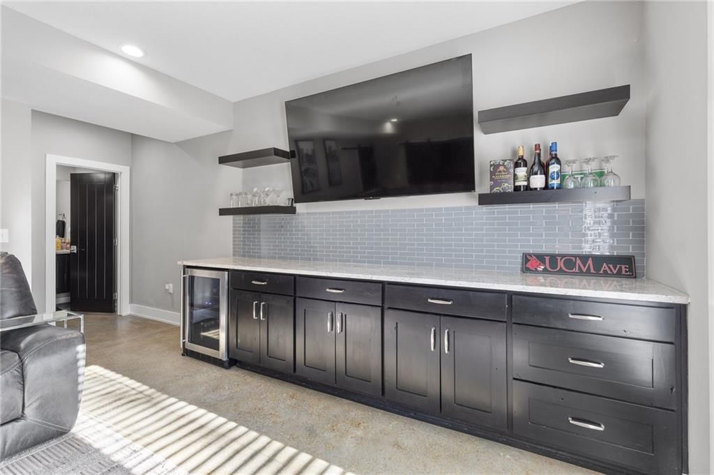 1202 Rich Boulevard — photo 41