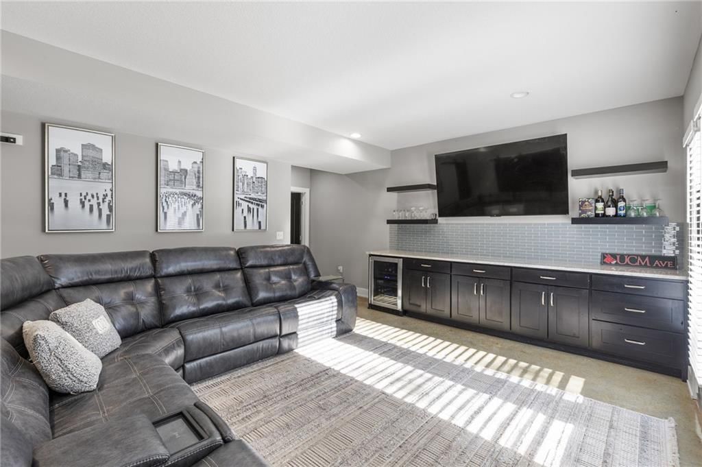 1202 Rich Boulevard — photo 44
