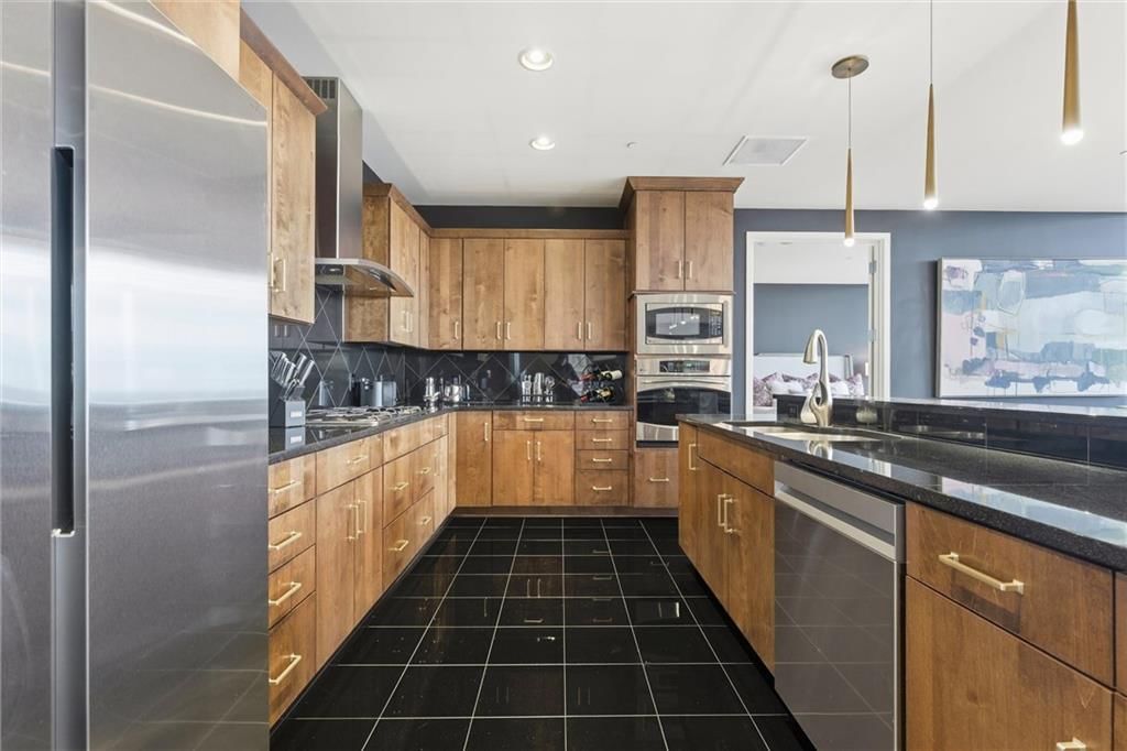 700 W 31st Street — photo 5