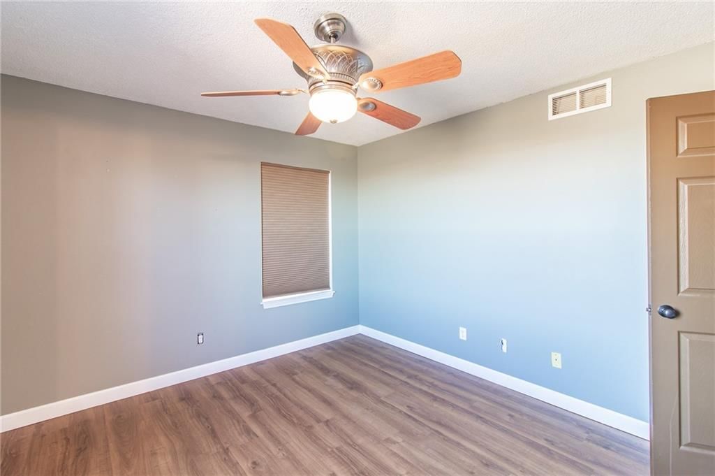 608 NW 8th Street — photo 8