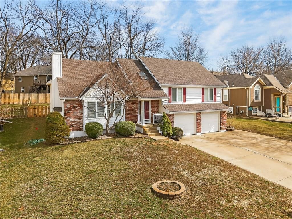 905 NE Country Lane Street — photo 3