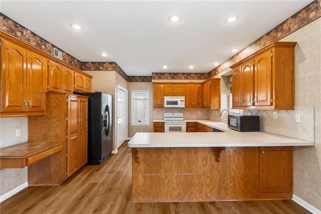 905 NE Country Lane Street — photo 14