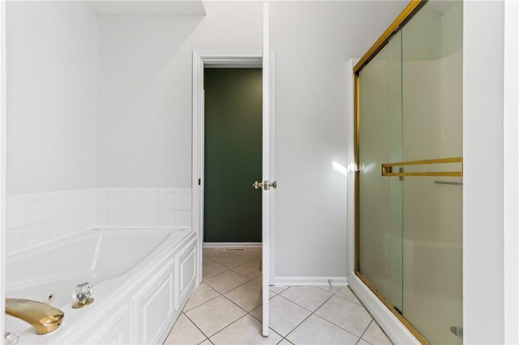 905 NE Country Lane Street — photo 22