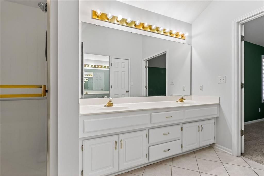 905 NE Country Lane Street — photo 24