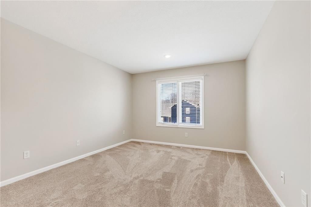 905 NE Country Lane Street — photo 28
