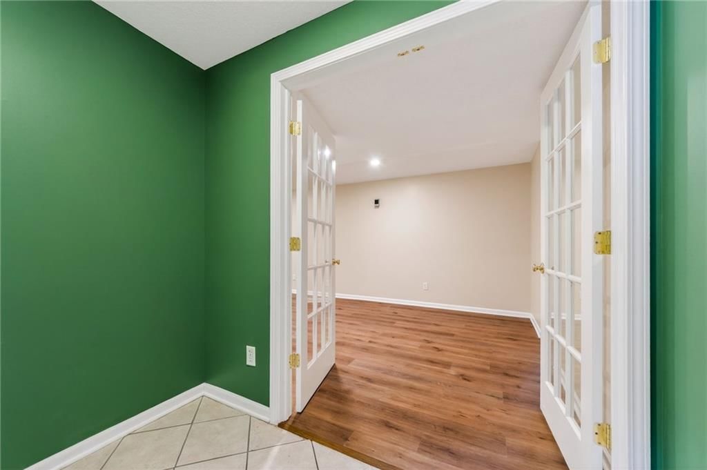 905 NE Country Lane Street — photo 31
