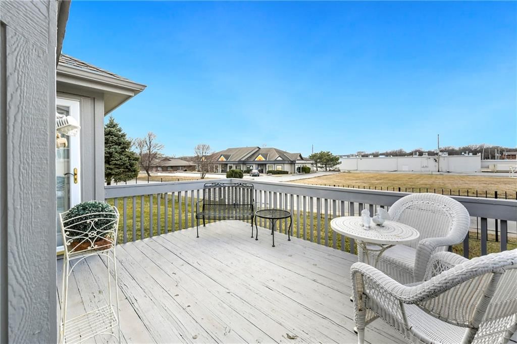 505 NW Durango Court — photo 32