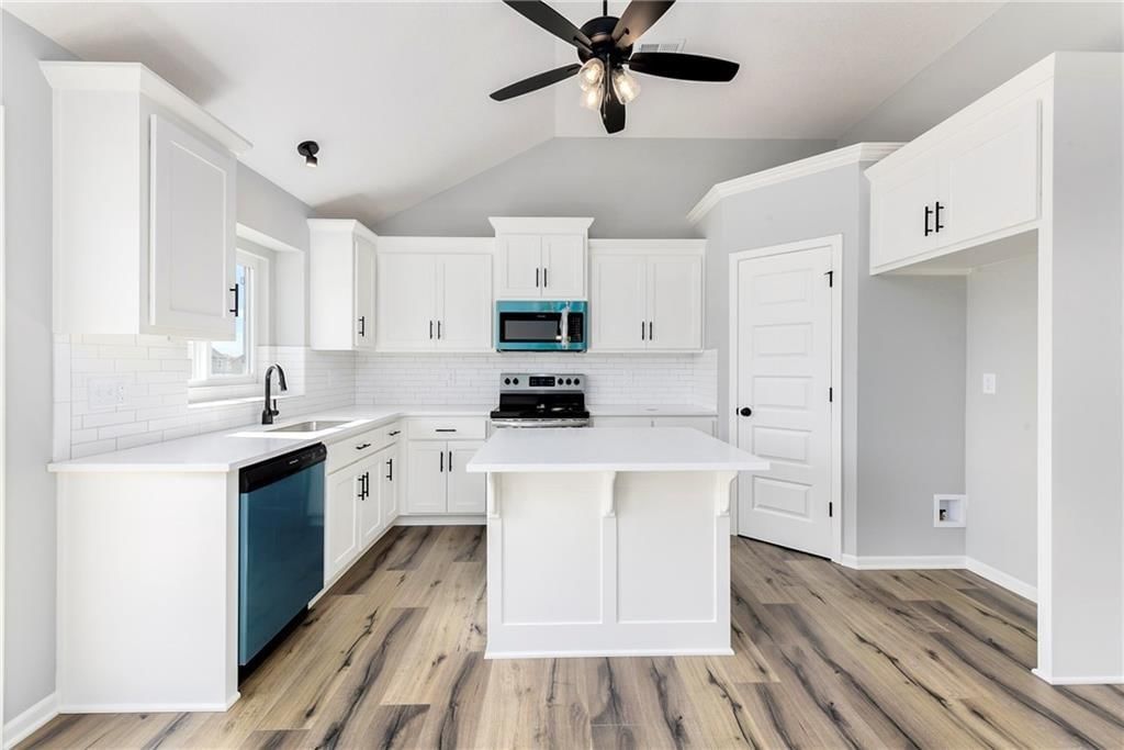 2224 Pemberton Drive — photo 10