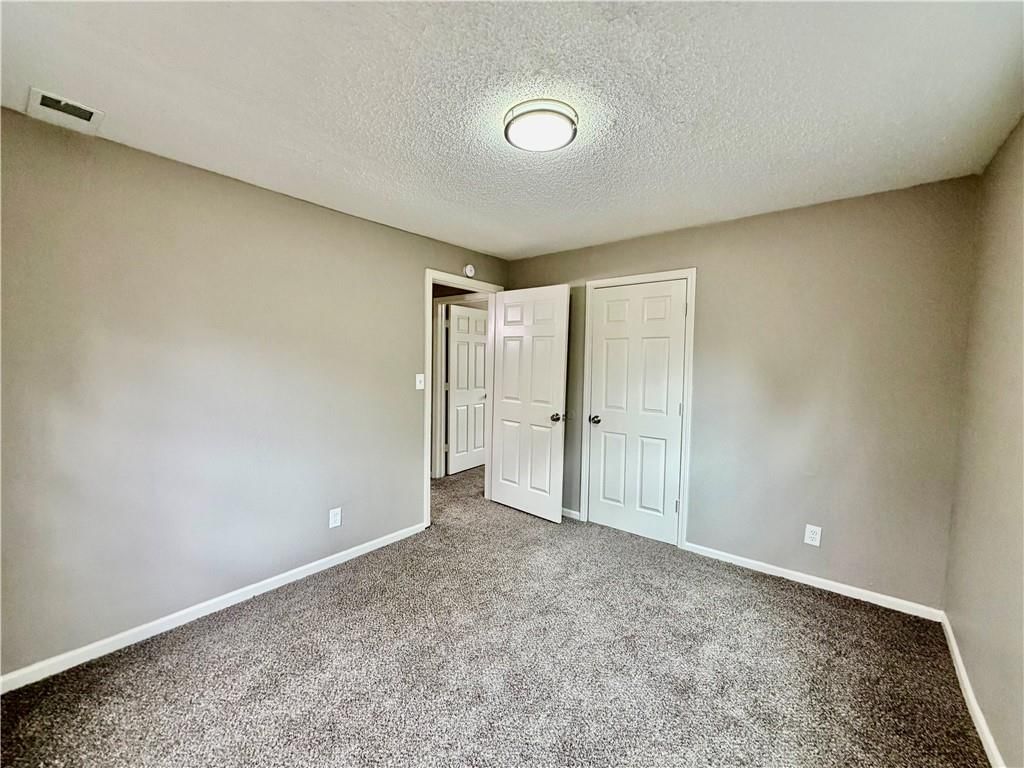 8416 Greenwood Road — photo 8