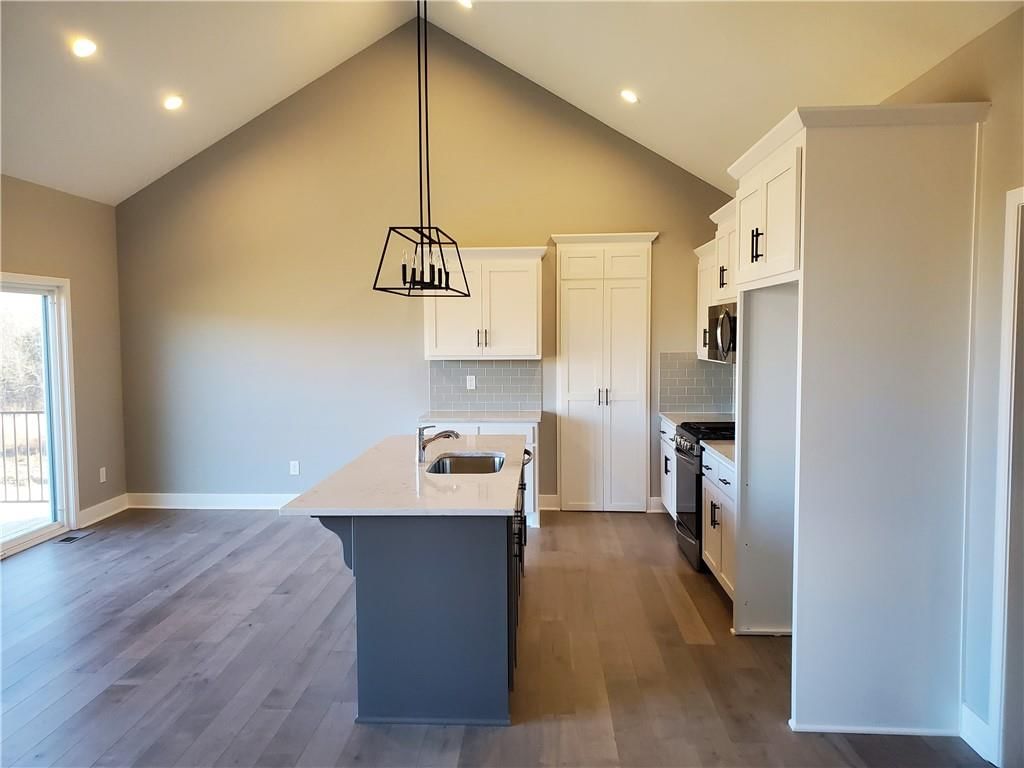 1202 NW 4th Street — photo 8