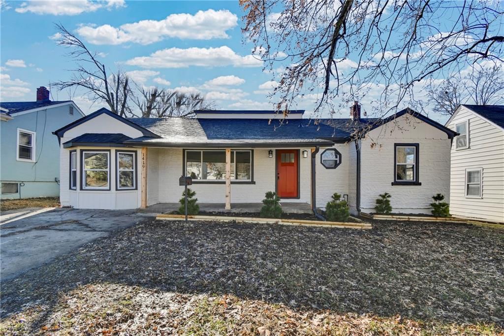 1419 W Scott Place — photo 2