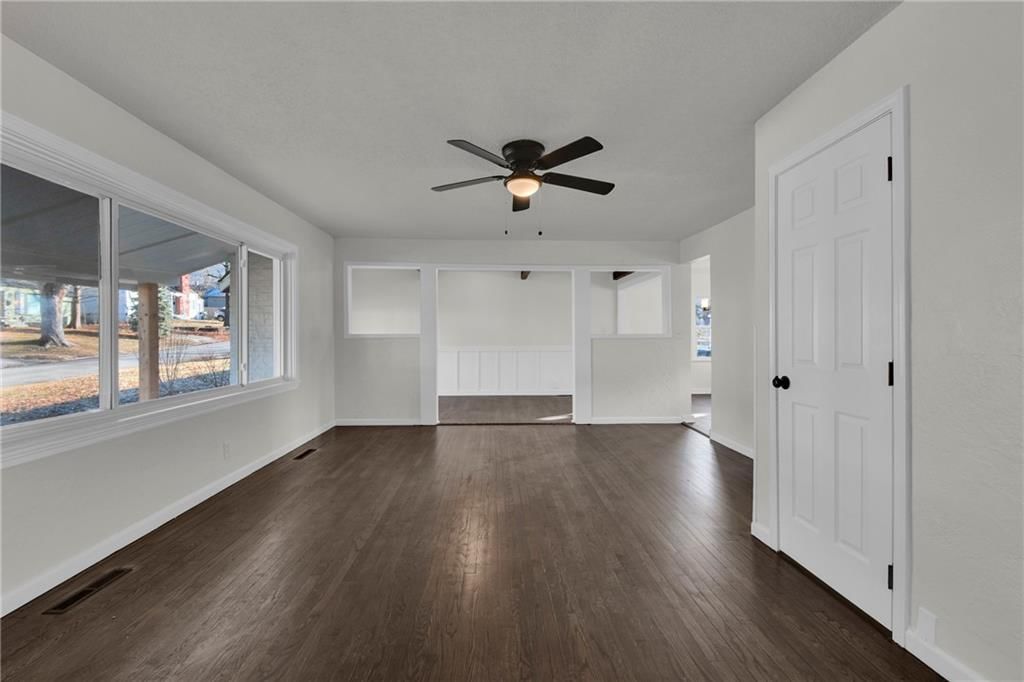 1419 W Scott Place — photo 6