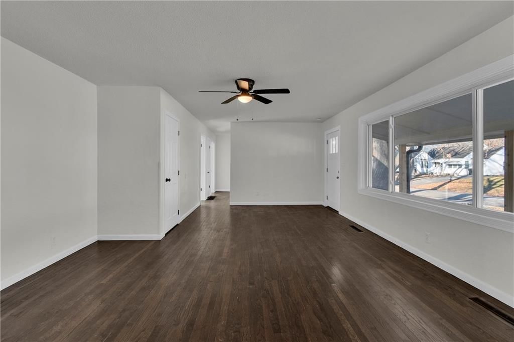 1419 W Scott Place — photo 7