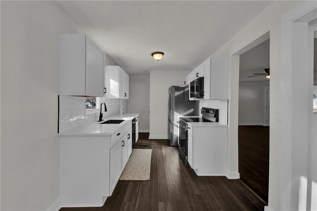 1419 W Scott Place — photo 12