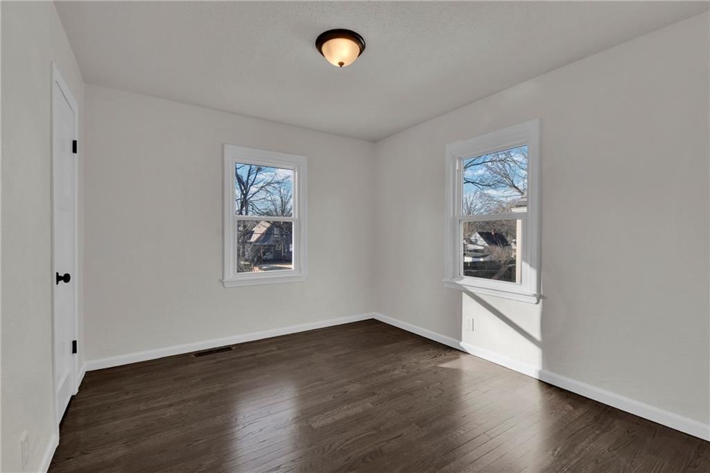 1419 W Scott Place — photo 14