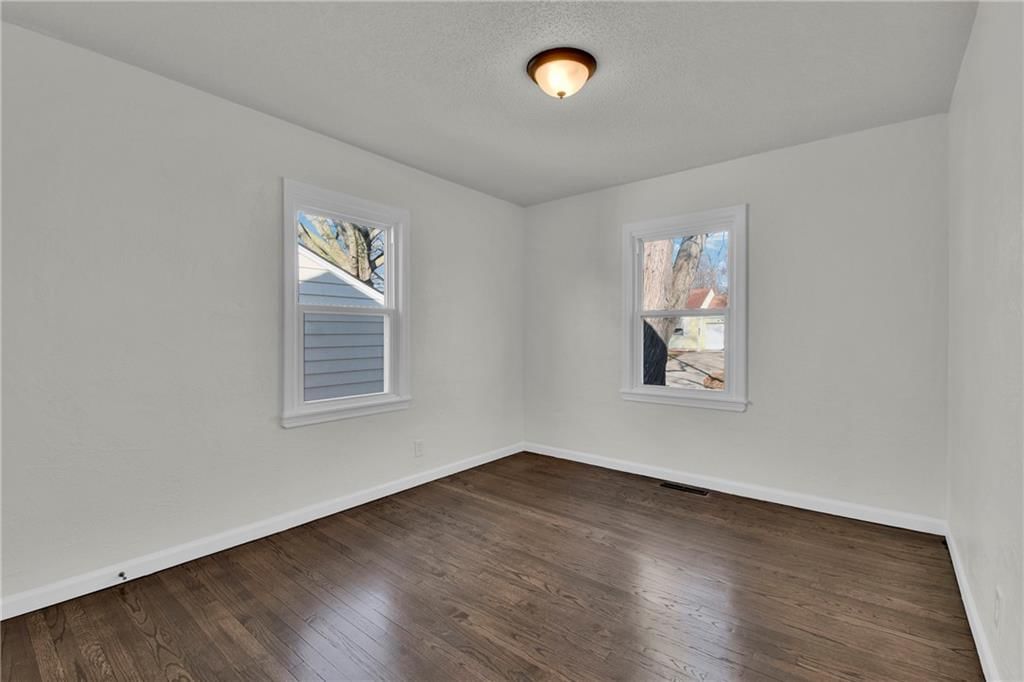 1419 W Scott Place — photo 16