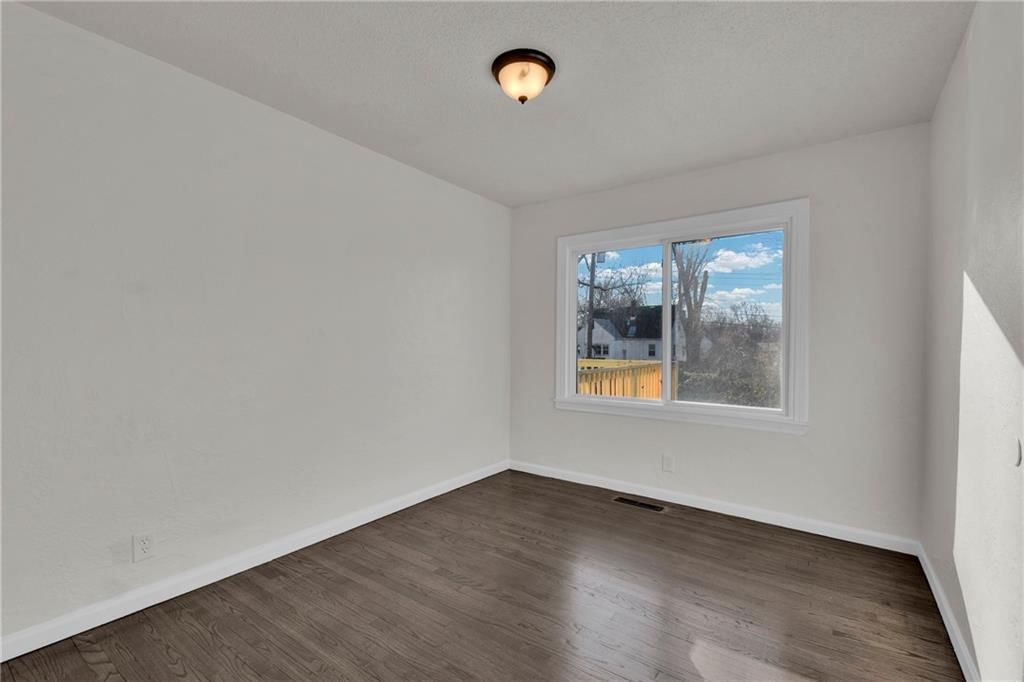 1419 W Scott Place — photo 18