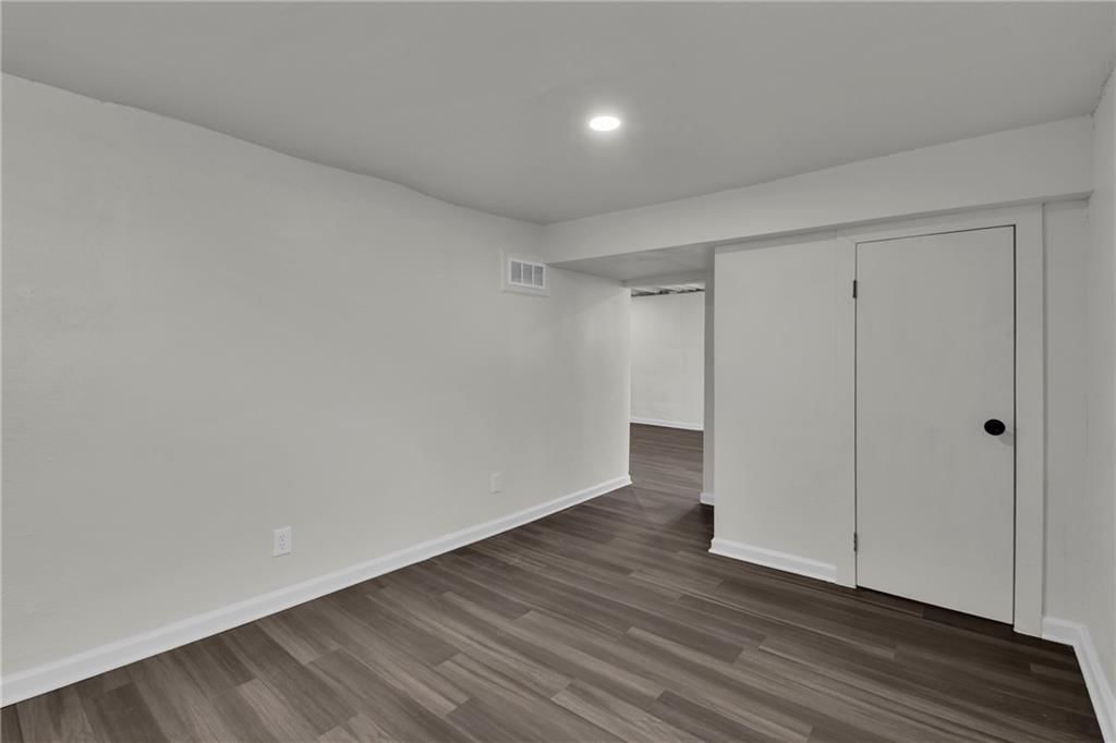 1419 W Scott Place — photo 22