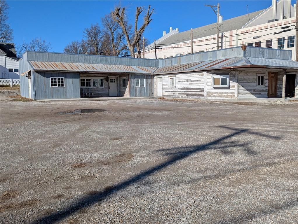 100 Oregon Street, Hiawatha, KS