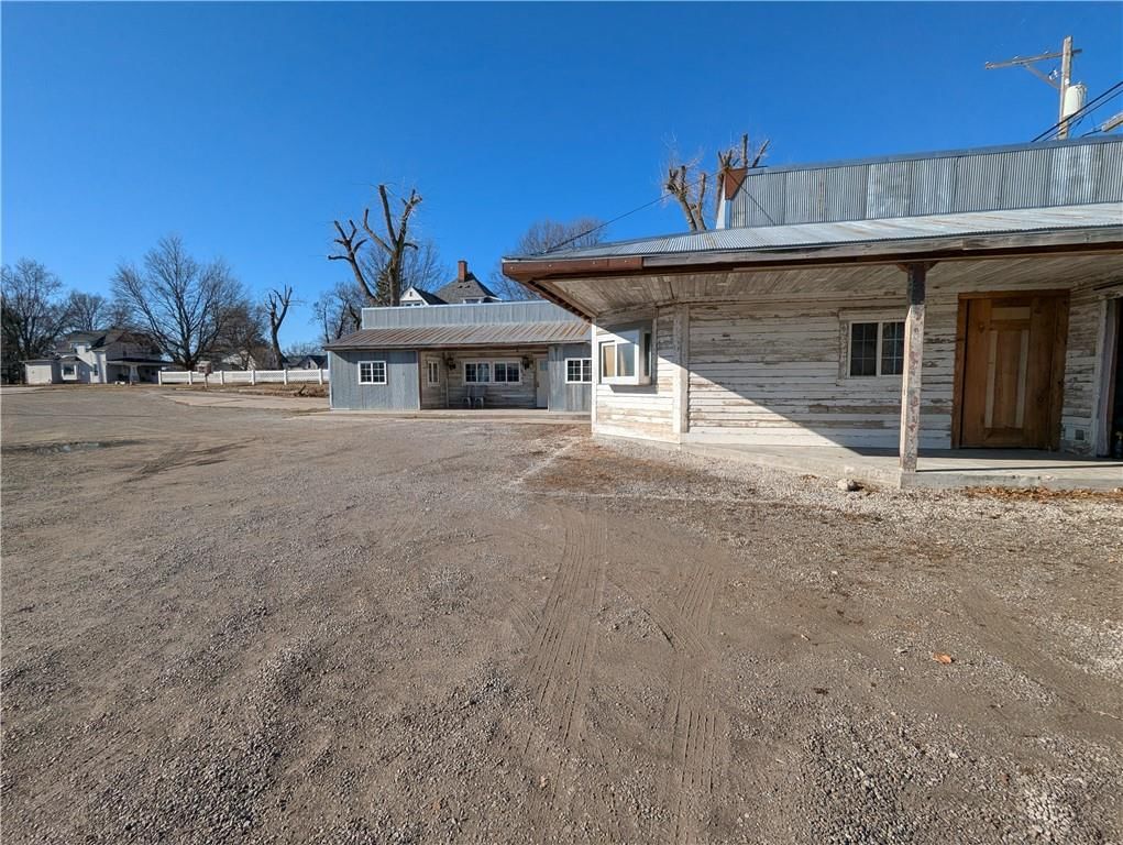 100 Oregon Street — photo 22
