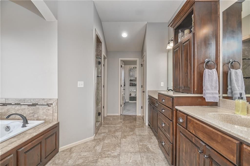 25101 W 83RD Terrace — photo 32