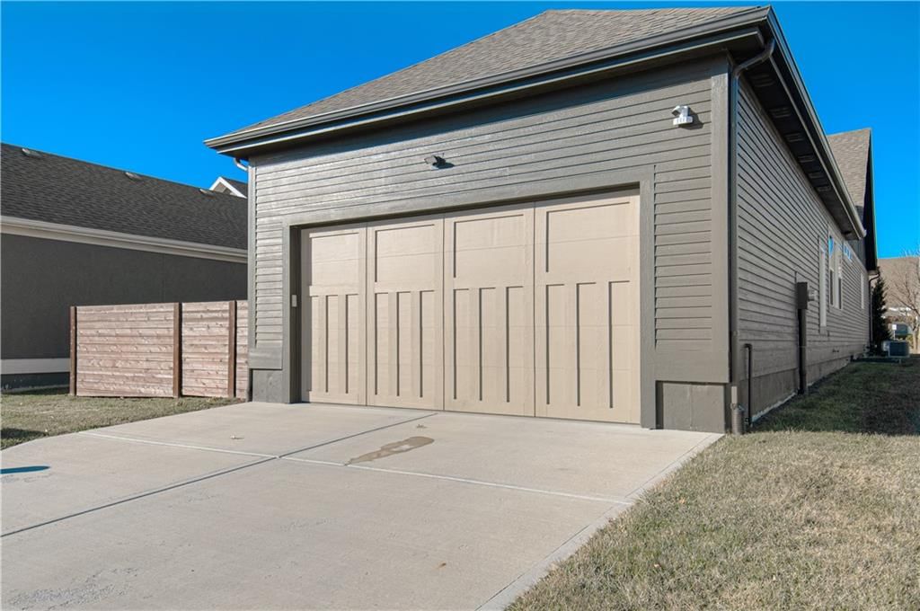 8129 N Farley Avenue — photo 43