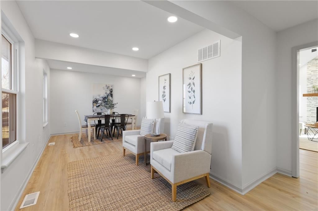 719 SE London Way — photo 6