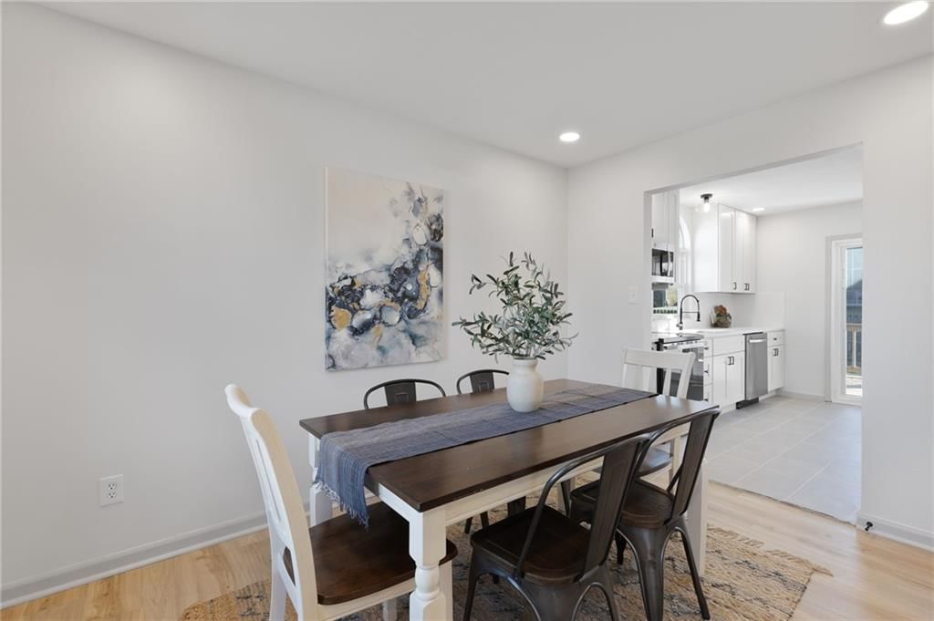 719 SE London Way — photo 8