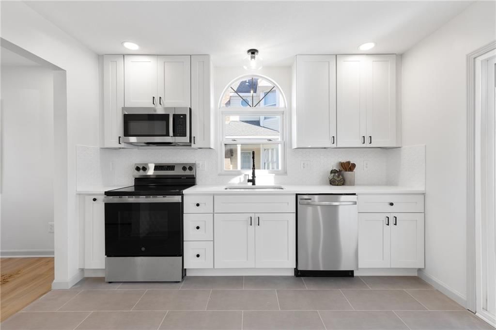 719 SE London Way — photo 12