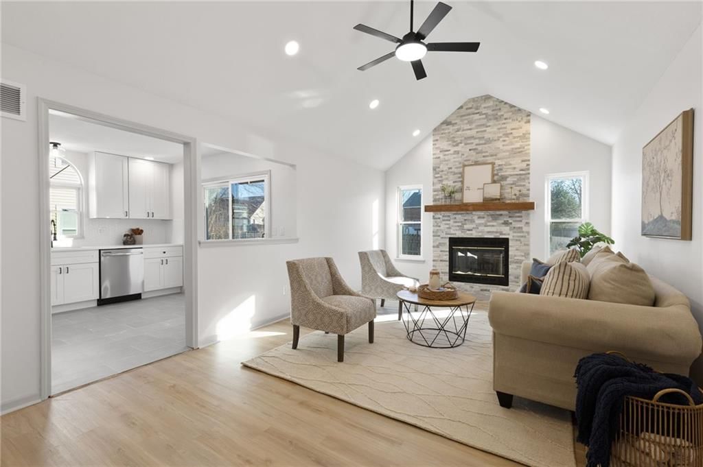 719 SE London Way — photo 15