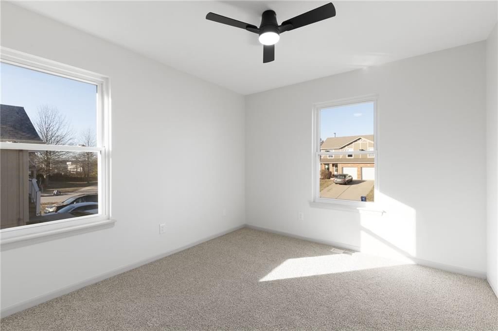 719 SE London Way — photo 26