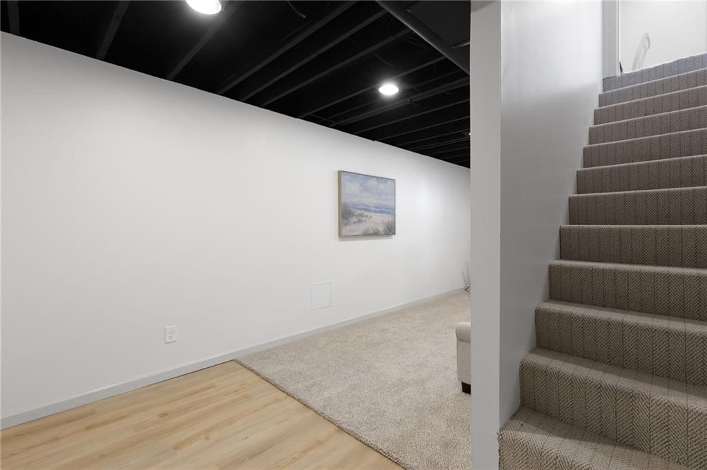 719 SE London Way — photo 30